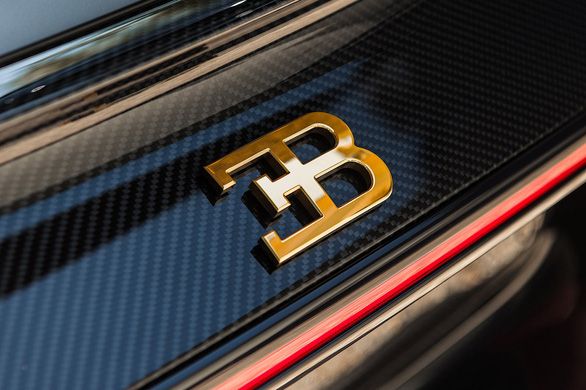 Bugatti sử dụng vàng 24K để trang trí siêu xe - Ảnh 2.