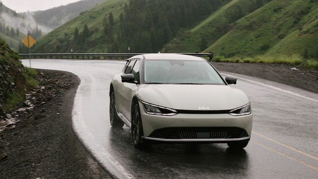 Trải nghiệm lái Kia EV6 đi 560km trong 10 giờ: Xe ổn, vấn đề chỉ ở trạm sạc - Ảnh 3.