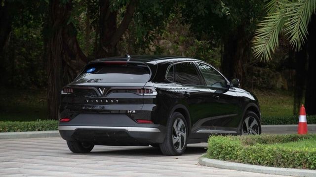 Kỹ sư ô tô hơn 35 năm kinh nghiệm đánh giá: Việc lái VinFast VF 8 thú vị hơn BMW iX, Ford Mustang Mach-E, gần giống Porsche Macan - Ảnh 5.