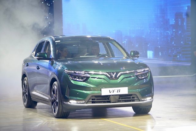 Những người đã mua 4 xe VinFast và nhận VF 8 nói: Đây là cột mốc lịch sử của ngành công nghiệp ô tô Việt Nam - Ảnh 6.