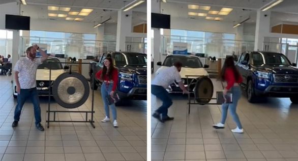 Trong buổi lễ bàn giao, chủ xe suýt làm móp đầu chiếc Nissan mới bằng một cú đá chiêng - Ảnh 1.