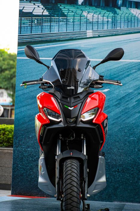 Mẫu xe tay ga địa hình Aprilia SR GT 200 đã chính thức ra mắt tại thị trường Việt Nam, có giá từ 97 triệu và là đối thủ đáng gờm của Honda ADV 160 - Ảnh 3.