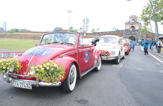 Xe cổ Volkswagen tham gia Lễ hội đường phố trong Tuần lễ Festival Huế 2022 - Ảnh 9.