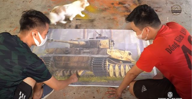 Không hài lòng với bộ sưu tập siêu xe, ông bố trẻ ở Bắc Ninh đã chế tạo chiếc xe tăng thứ hai bằng gỗ để tặng con trai - Ảnh 3.