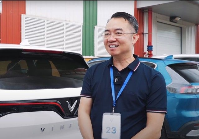 Những người đã mua 4 chiếc xe VinFast và nhận VF 8 nói: Đây là cột mốc lịch sử của ngành công nghiệp ô tô Việt Nam - Ảnh 4.