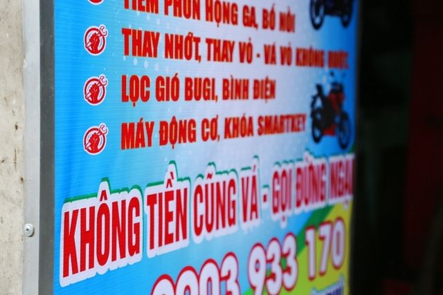Trong thời kỳ bão lạm phát, TP.HCM vẫn thể hiện lòng dễ thương: Có người tận tình bơm vá xe miễn phí, có người hỗ trợ giảm giá điện nước cho khách - Ảnh 7.