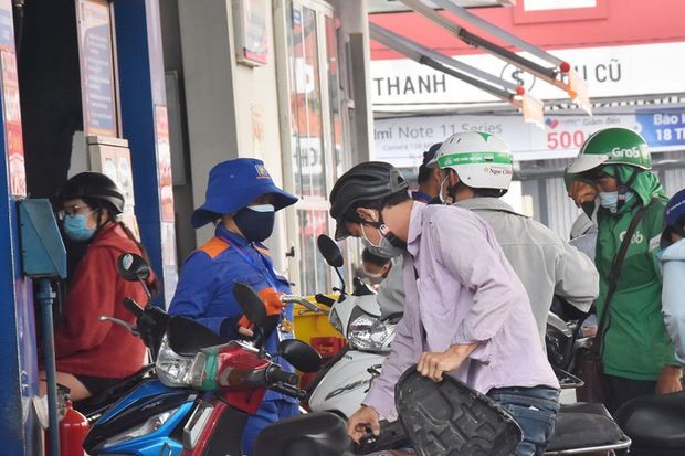 Dự kiến từ ngày 11/7, giá xăng dầu sẽ giảm, có thể xuống dưới 30.000 đồng/lít - Ảnh 1.