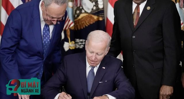 Chính sách mới về xe điện của ông Joe Biden: VinFast 'kéo co' với lợi thế - Hình ảnh số 1.