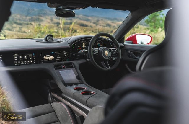 Đánh giá Porsche Taycan: Pin đầy, có thể đi được gần 500km, với một tùy chọn có thể khiến bạn say mê - Ảnh 4.