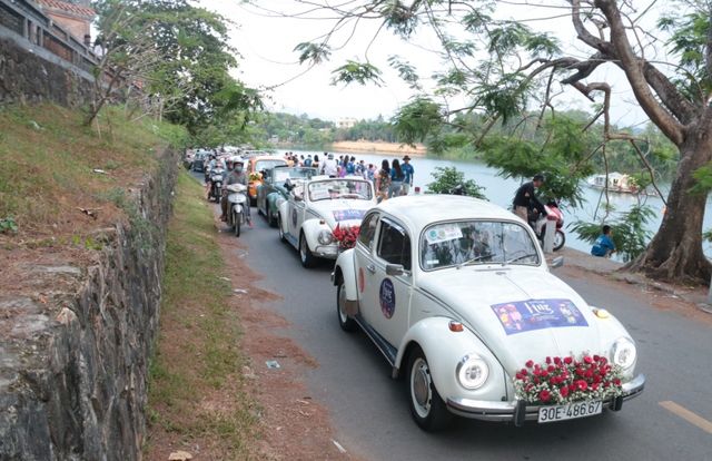 Xe cổ Volkswagen tham gia Lễ hội đường phố trong Tuần lễ Festival Huế 2022 - Ảnh 14.