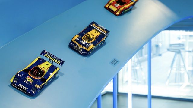 Nhân viên của Porsche đã thu thập gần 1.000 mô hình xe và được thăng chức lên làm giám đốc - Hình 15.