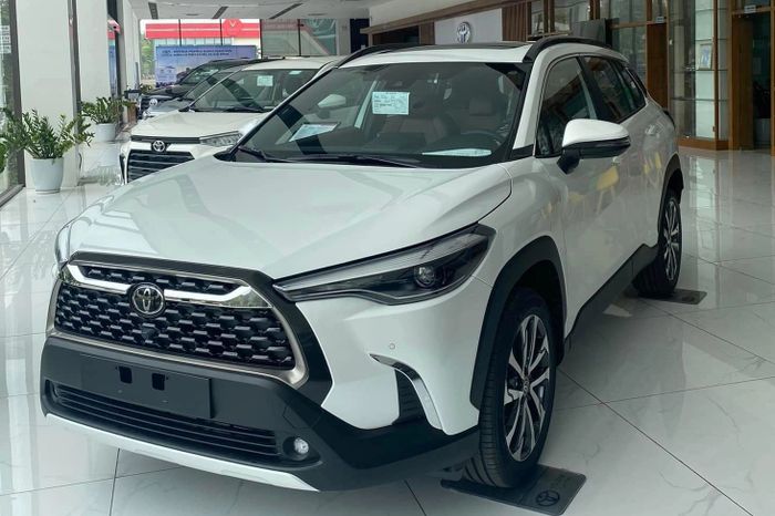 Làm xáo trộn vị thế 'vua doanh số' trong các phân khúc xe tại Việt Nam: Everest và Mazda6 ghi lại những kỳ tích - Ảnh 7.