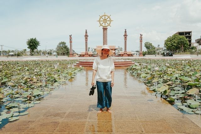 Mẹ mời con trai từ Đà Lạt đến Huế bằng xe máy: Hành trình đầy ý nghĩa của người phụ nữ 50 tuổi - Ảnh 2.