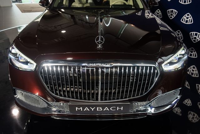 Trải nghiệm Mercedes-Maybach S 680 có giá 16 tỷ đồng tại Việt Nam: Cánh cửa mở đóng như Rolls-Royce, ghế của ông chủ có thể biến thành giường - Hình 9.