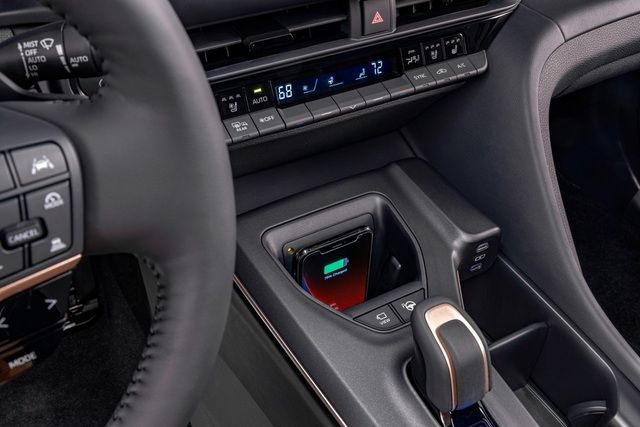 Toyota Crown thế hệ mới chính thức ra mắt: Thiết kế độc đáo với 4 phong cách từ sedan đến SUV - Ảnh 16.
