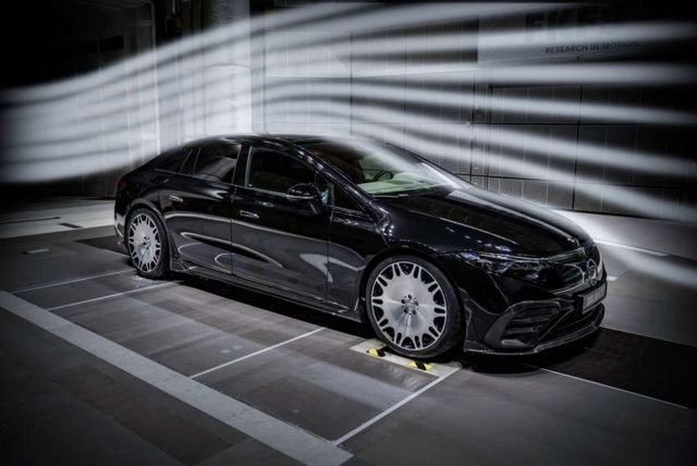 Mercedes-Benz EQS450+ phiên bản Brabus mở rộng phạm vi hoạt động thêm 7% - Hình 14.