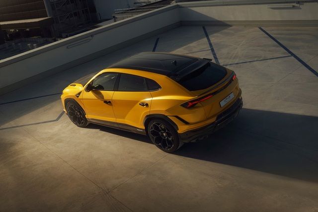 Lamborghini Urus Performante ra mắt: Siêu SUV nhẹ nhàng hơn, mạnh mẽ hơn bao giờ hết - Hình 8.