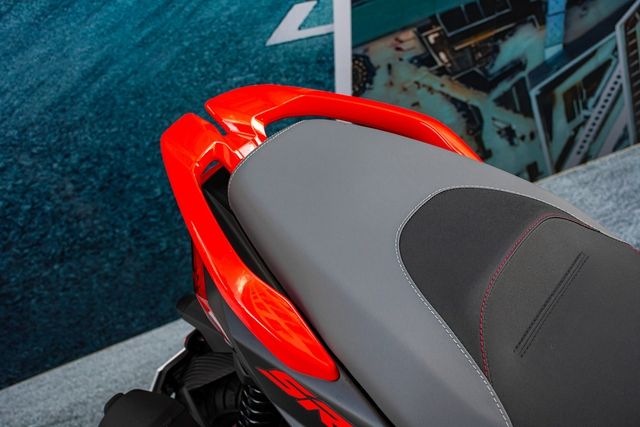 Xe tay ga địa hình Aprilia SR GT 200 chính thức xuất hiện tại thị trường Việt Nam với giá bán từ 97 triệu, là đối thủ đáng gờm của Honda ADV 160 - Ảnh 7.
