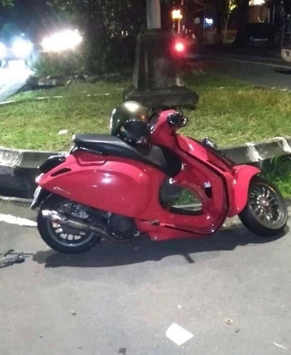 Biến hóa độc đáo trên chiếc Vespa: Từ xe tăng, xe một bánh đến việc sáng tạo với thân tre... - Hình 14.