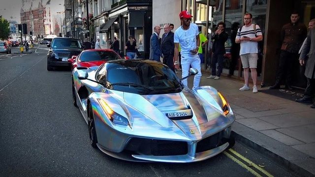 Lionel Messi và chiếc Ferrari 335 S Spider Scaglietti 1957 - Hình 9.