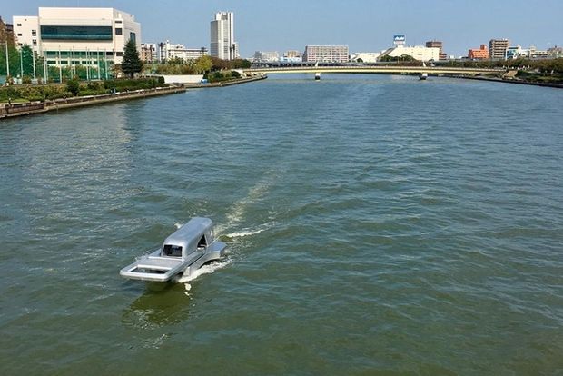 Đỉnh điểm của thiết kế Nhật Bản: chiếc thuyền giống hệt phéc-mơ-tuya mở cánh trên mặt nước - Ảnh 12.
