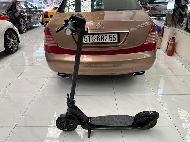 Xe máy điện Bugatti đầu tiên về Việt Nam - Món 'đồ chơi' độc lạ giá nghìn đô dành cho giới nhà giàu - Ảnh 1.