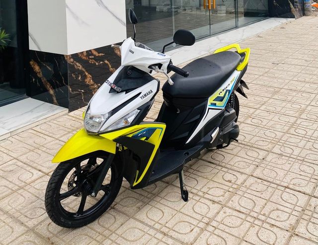 Xe ga giá rẻ chỉ bằng một nửa so với Honda Vision: Tiết kiệm xăng, cốp 10,1 lít, có nên mua? - Ảnh 1.