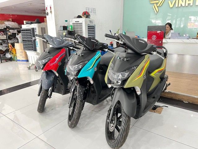 Xe tay ga giá dưới 30 triệu về Việt Nam: So sánh thiết kế và trang bị với Honda Vision.