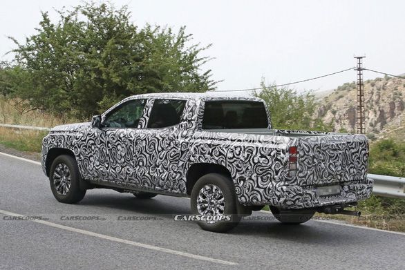 Mitsubishi Triton Mới Lộ Diện với Đầu Xe Như Outlander - Ảnh 3.