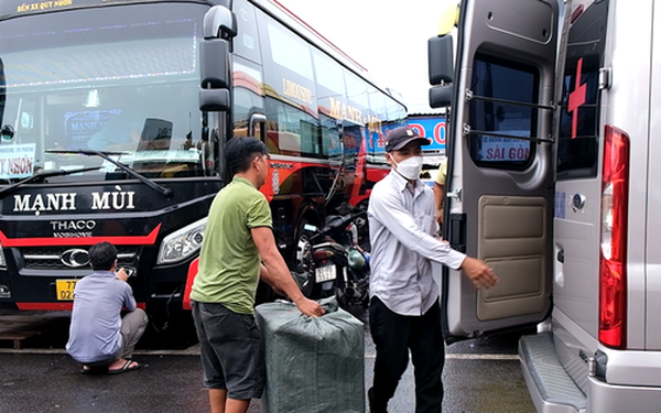 Giá xăng dầu cao vút, doanh nghiệp vận tải đang cân nhắc việc thanh lý xe - Ảnh 1.