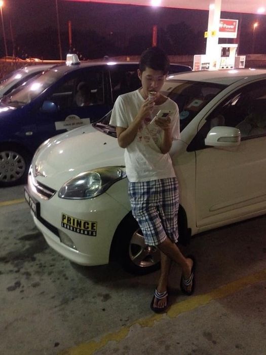 Bán hộp giấy trong vòng 4 năm, chàng trai đã đổi được chiếc xe Audi  - Hình 1.