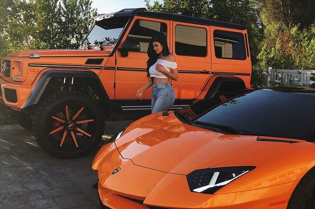Ai là người sở hữu chiếc xe độ đắt nhất trong làng sao: Gia đình Kardashian-Jenner thống trị top 5 - Ảnh 5.