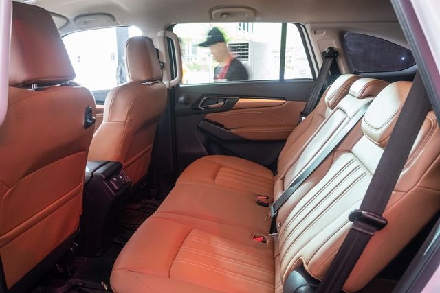 Tóm tắt chi tiết về Isuzu mu-X 2022 phiên bản giá rẻ nhất phù hợp với người dùng chạy dịch vụ: Giá chỉ 900 triệu đồng, bề ngoài lộng lẫy nhưng không trang bị màn hình - Hình 10.