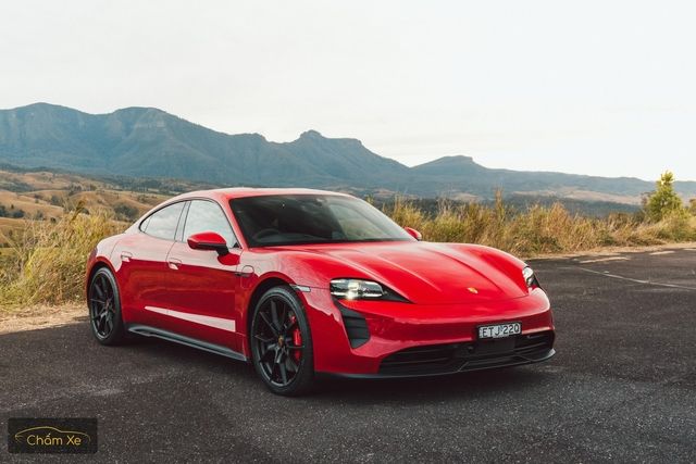 Đánh giá Porsche Taycan: Pin đầy, có thể đi được gần 500km, với một tùy chọn có thể làm bạn say mê - Ảnh 2.