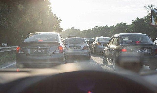 Những lỗi phổ biến gây hại cho hệ thống phanh ô tô  - Ảnh 2.