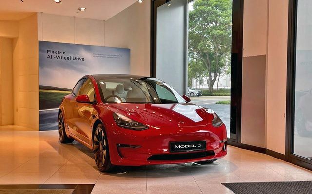 Ở quốc gia này, một chiếc Tesla Model 3 đã qua sử dụng được bán với giá hơn 2,1 tỷ đồng, cao hơn 30% so với xe mới - Hình 1.