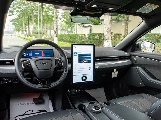 4 mẫu SUV đắt tiền hiếm có về Việt Nam trong nửa đầu năm 2022: Xe Mỹ đang thu hút sự chú ý, trong đó có một mẫu chạy điện mạnh mẽ không kém phần sang trọng như siêu xe - Ảnh 8.