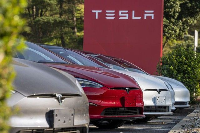 Elon Musk khuyến khích tinh chỉnh cho ô tô điện: 'Đó chính là cơ hội không giới hạn' - Hình ảnh 1.