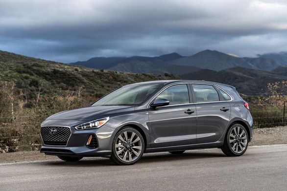 Phiên bản Hyundai Elantra 'SUV hóa' sẽ đối đầu với Toyota Corolla Cross? - Ảnh 2.