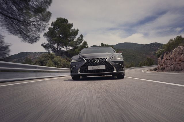 Sự kiện ra mắt phiên bản mới của sedan hàng đầu Lexus ES 2023 - sự kết hợp giữa quen thuộc và mới mẻ - Hình 4.