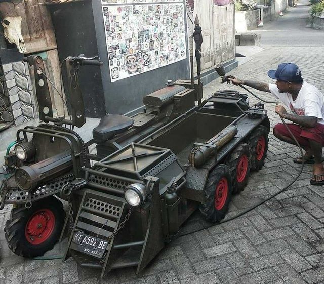 Biến hóa phi thường trên Vespa: Từ xe tăng, xe một bánh đến việc sáng tạo với thân tre... - Hình 8.