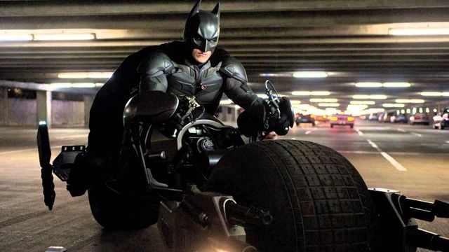 Vì sao ‘Người Dơi Christian Bale có 120 triệu USD nhưng chỉ chọn lái xe Toyota cũ thay vì Ferrari? - Hình 4.