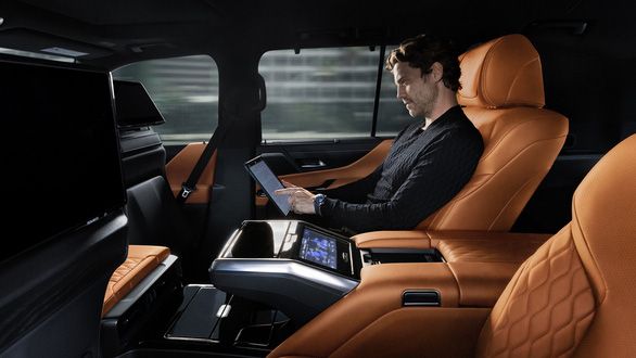 Lexus LX phải tạm dừng bán vì... quá nhiều đơn hàng - Hình 2.