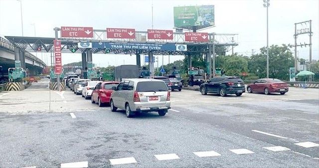 Dừng xe, phạt người hết tiền qua trạm VETC là trái xu hướng thế giới - Ảnh 1.