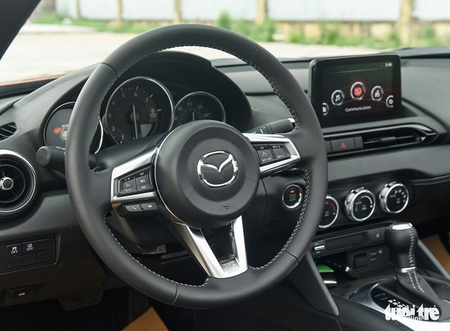 Mazda MX-5 2022 - Phiên bản mui trần độc bản, có giá hàng tỷ đồng, chỉ có 2 chỗ ngồi dành cho các tín đồ của dòng xe tại Việt Nam - Hình 7.