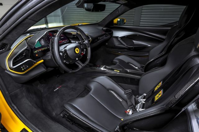 Ferrari 296 đầu tiên chính thức đặt chân tới Việt Nam: Siêu xe hybrid đọ sức với McLaren Artura mới ra mắt - Ảnh 4.