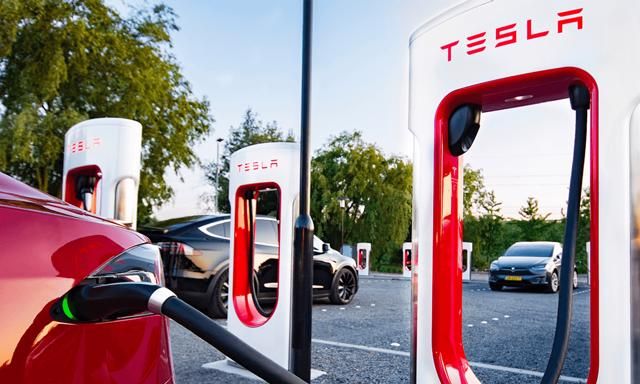 'Kế hoạch đổi mới' của Tesla: Hướng dẫn giải quyết vấn đề sạc xe điện ở Việt Nam - Hình 1.
