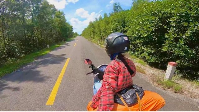 Cô gái lái xe qua Việt Nam trong 2 tháng và ghi lại những kỷ niệm đáng nhớ trên những con đường quanh co vào ban đêm - Ảnh 5.