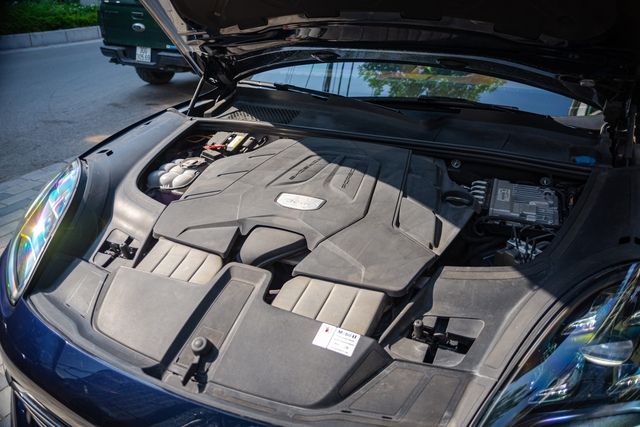 Chiếc Porsche Cayenne S năm 2019 đang được bán với giá hơn 6,5 tỷ đồng, đủ để mua 2 chiếc Toyota Camry - Ảnh 8.