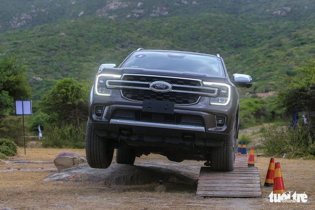 Giá của Ford Everest tại các đại lý vẫn tiếp tục tăng: Thêm gần 200 triệu nếu mua phiên bản cao nhất trong tháng 9 - Ảnh 5.